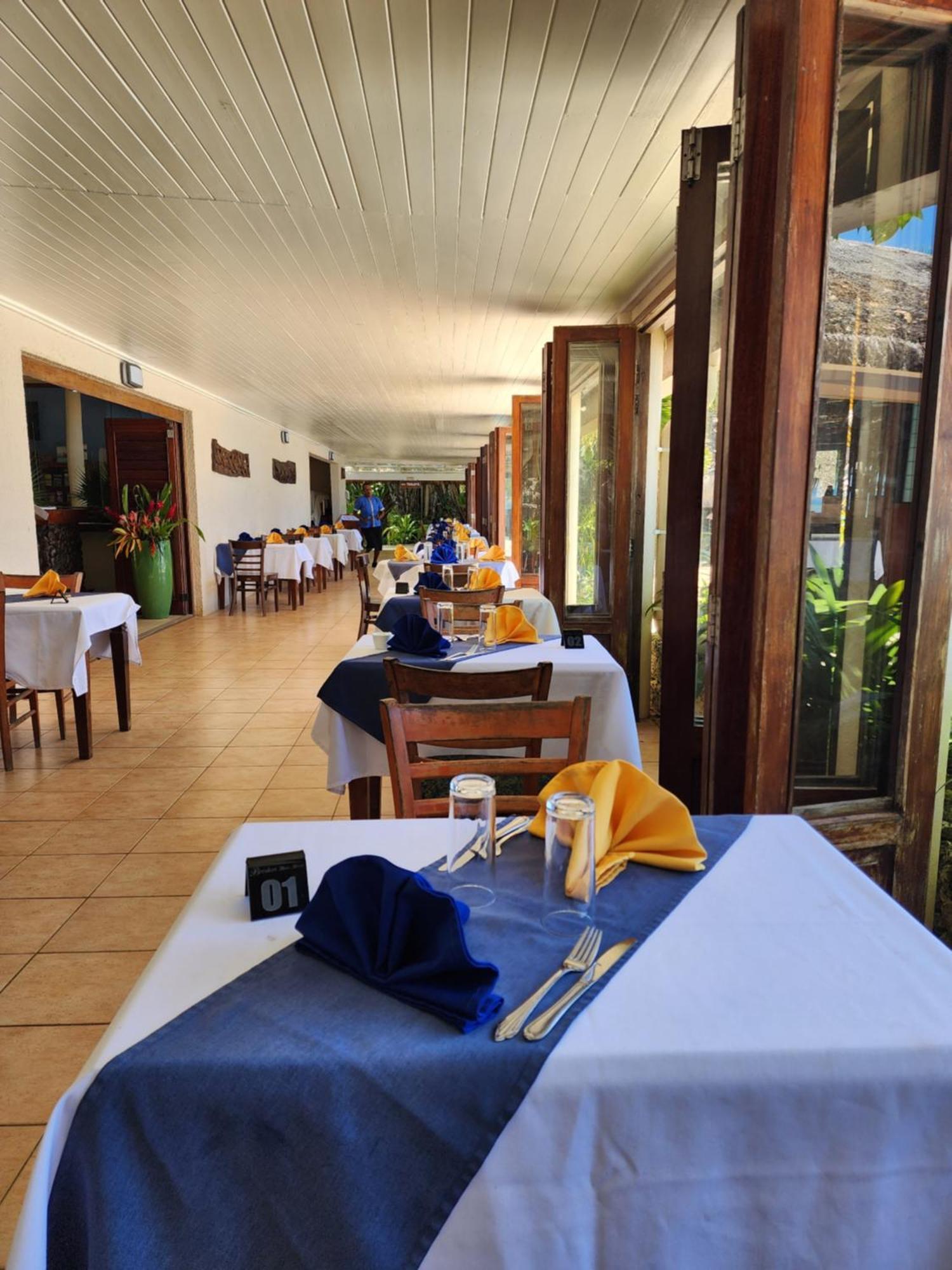 Breakas Beach Resort (Adults Only) Port Vila Esterno foto