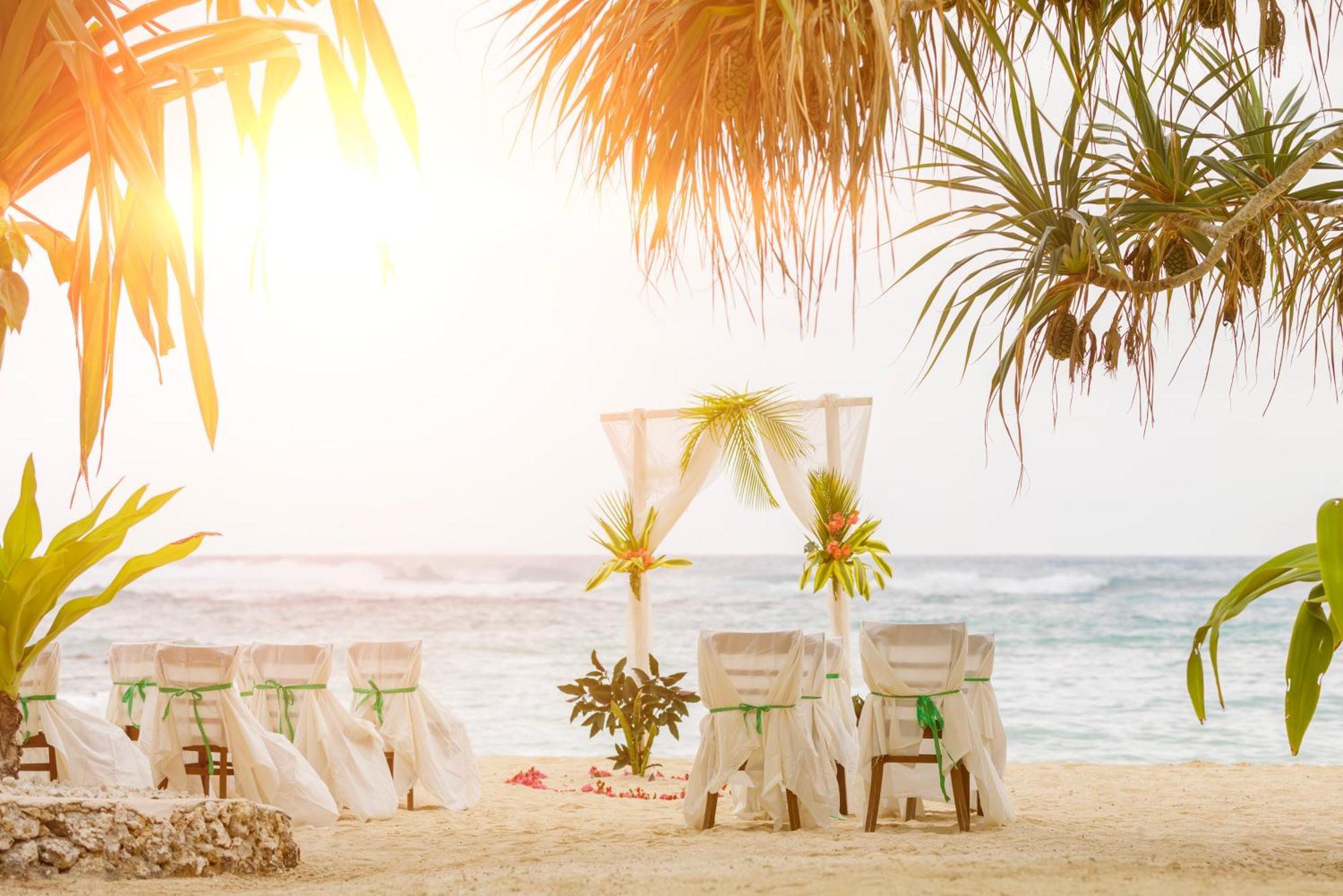 Breakas Beach Resort (Adults Only) Port Vila Esterno foto