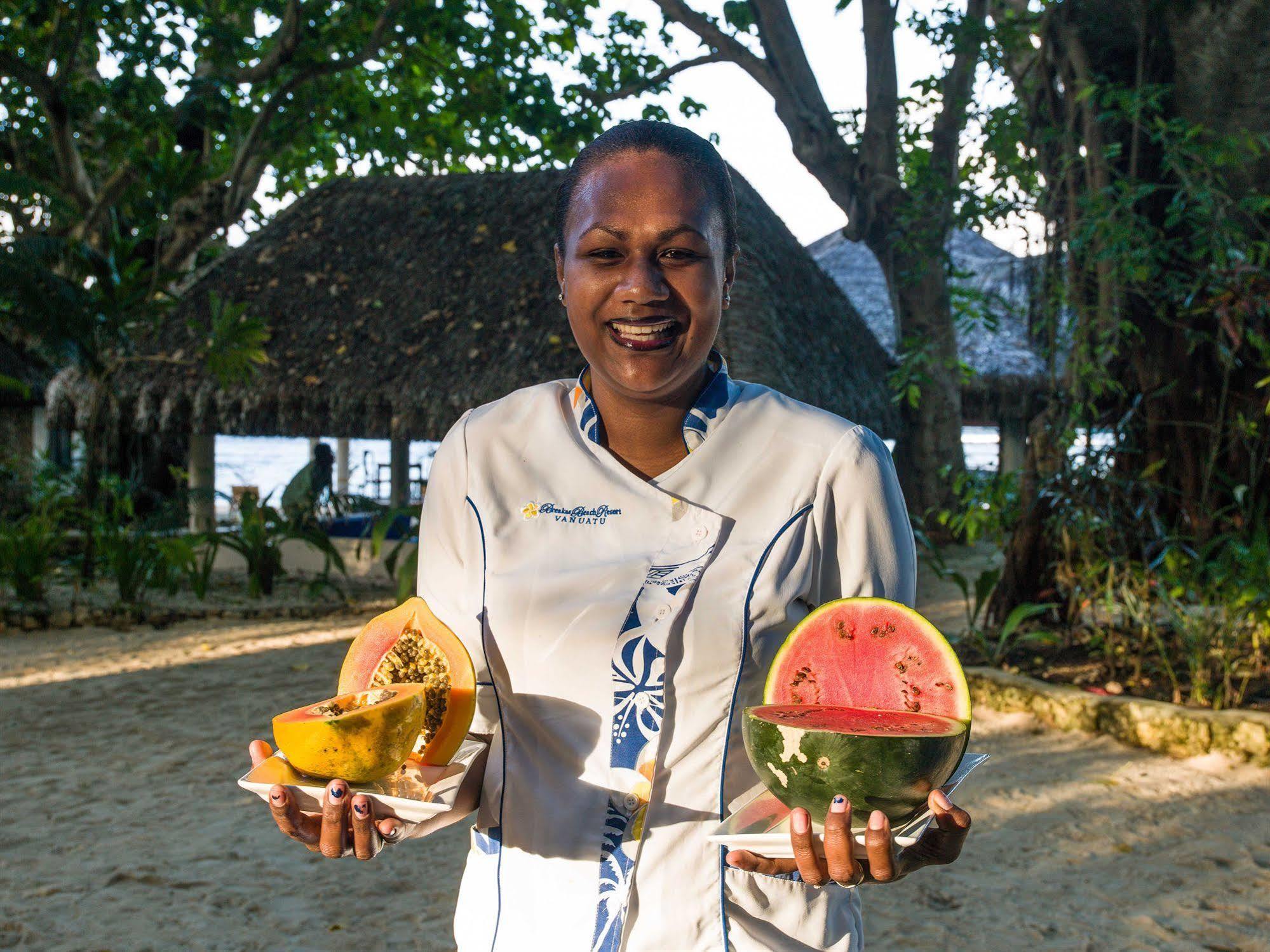Breakas Beach Resort (Adults Only) Port Vila Esterno foto
