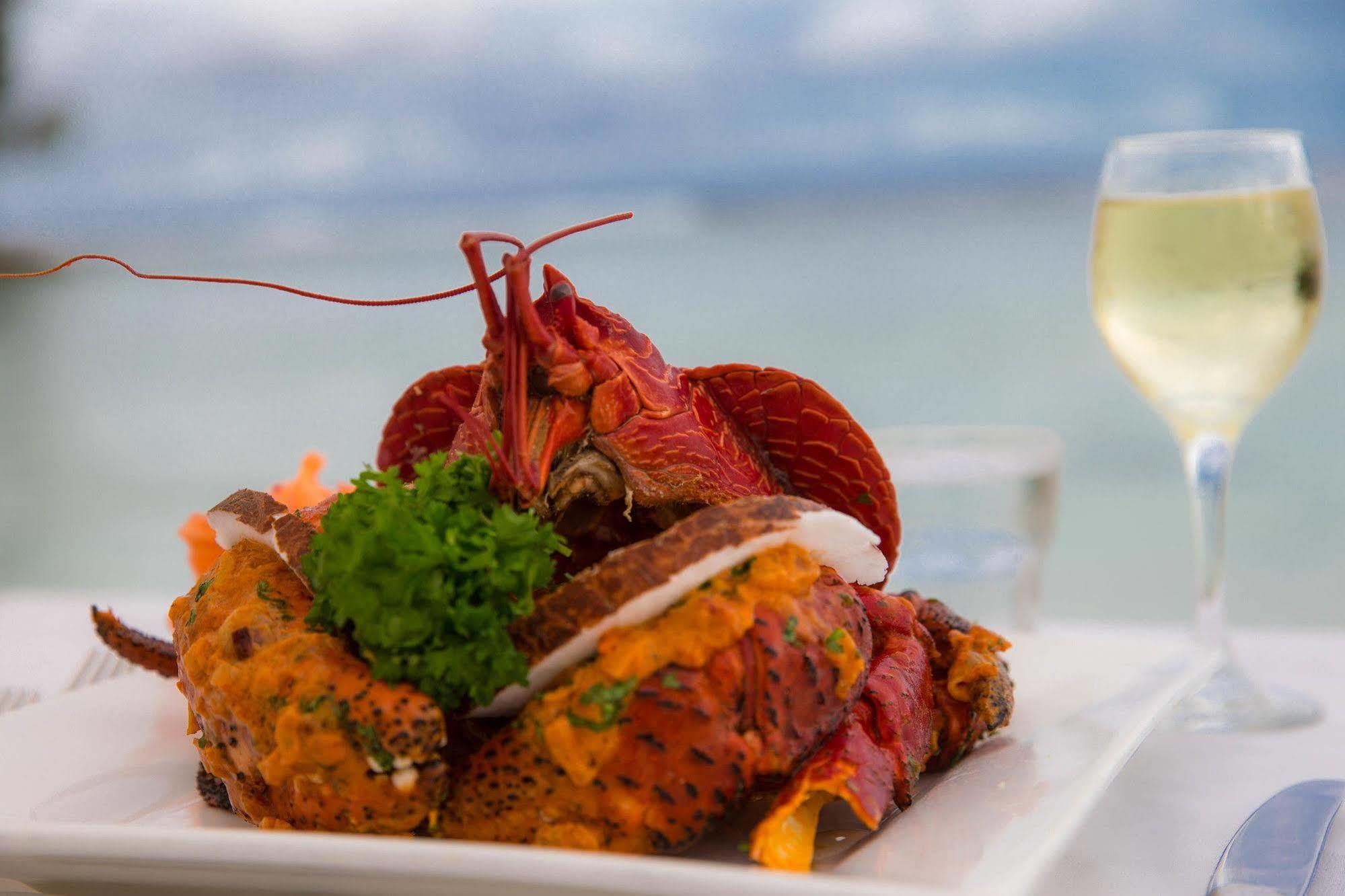 Breakas Beach Resort (Adults Only) Port Vila Esterno foto