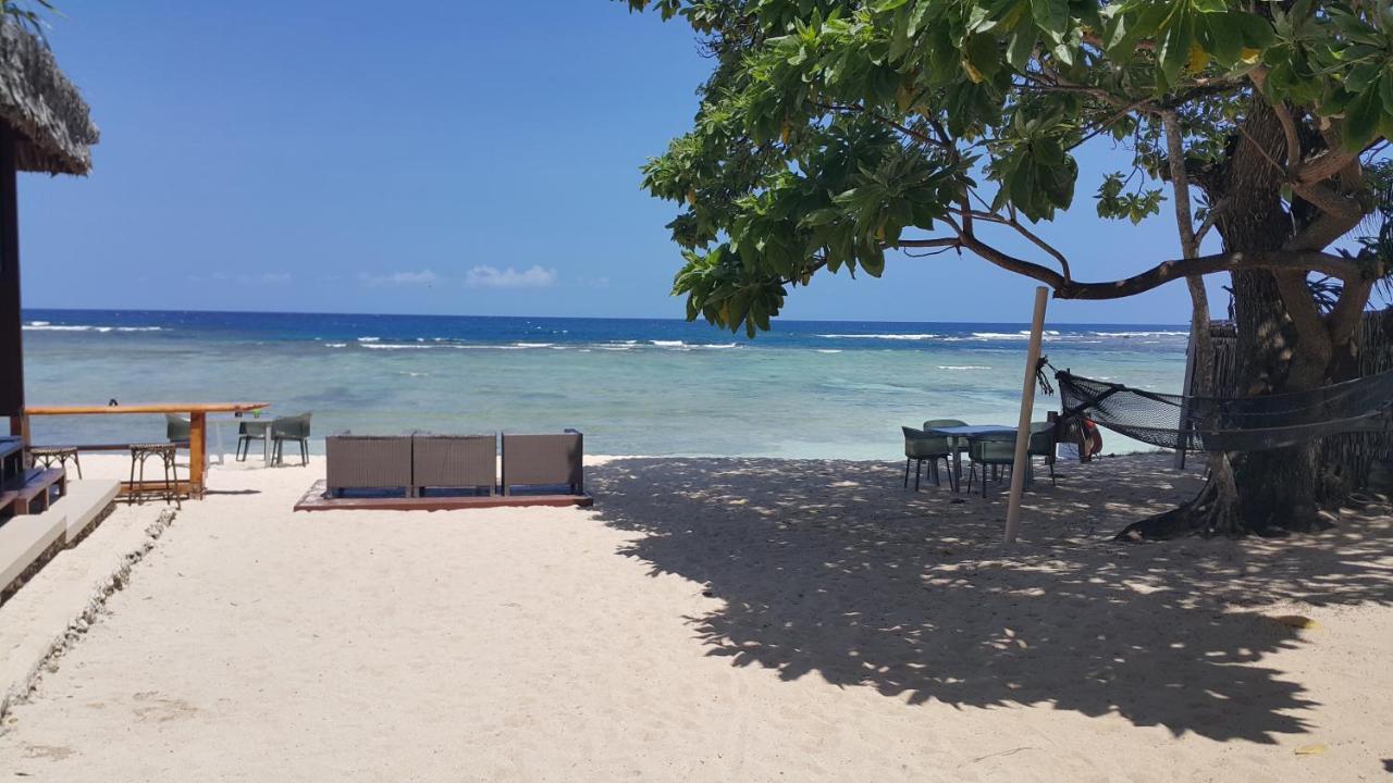 Breakas Beach Resort (Adults Only) Port Vila Esterno foto