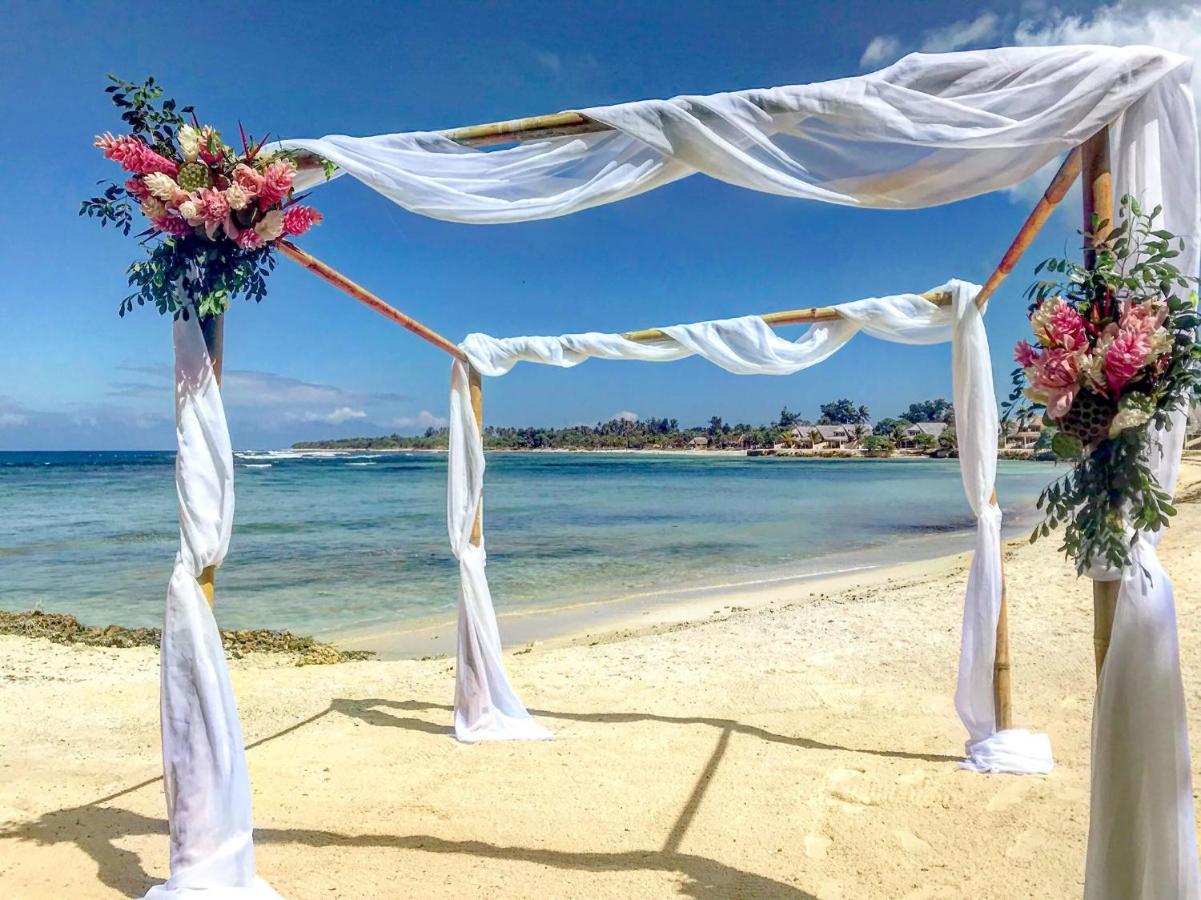 Breakas Beach Resort (Adults Only) Port Vila Esterno foto
